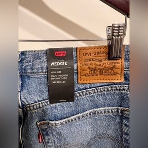 Levi’s 501 Wedgie Jean - Size 28